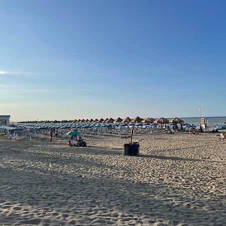 Il Sogno Del Mare Apartment Montesilvano Bagian luar foto