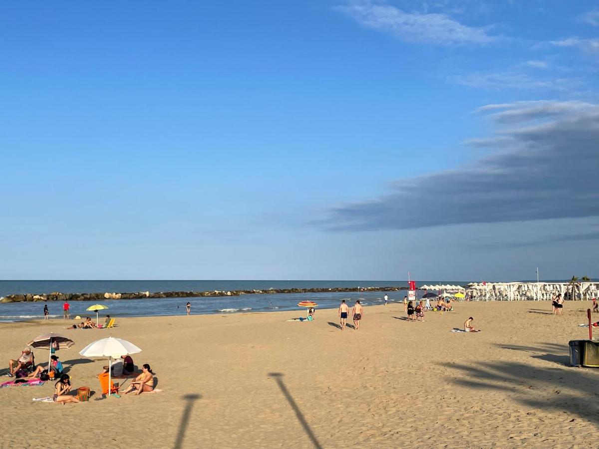 Il Sogno Del Mare Apartment Montesilvano Bagian luar foto